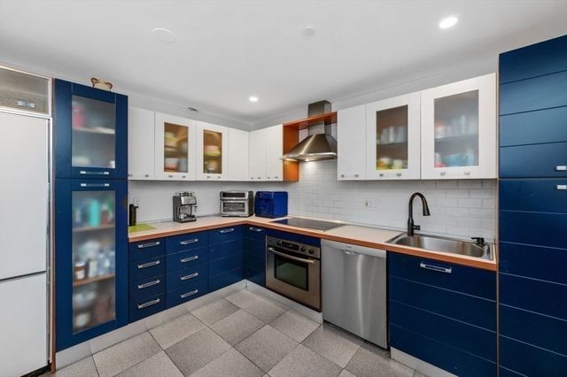 241 Perkins St C407, Boston, MA 02130