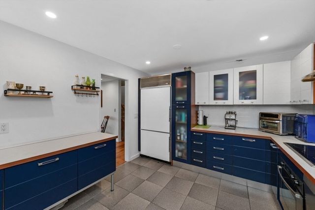 241 Perkins St C407, Boston, MA 02130