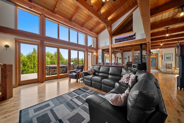 119 Moat View Drive, Albany, NH 03813