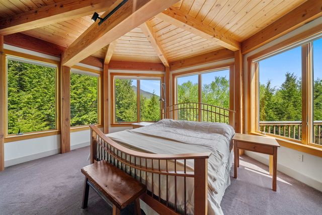 119 Moat View Drive, Albany, NH 03813