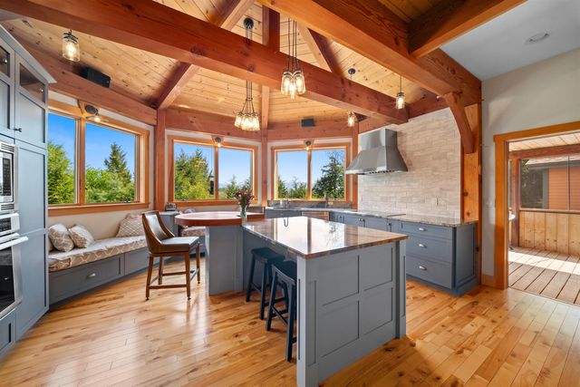 119 Moat View Drive, Albany, NH 03813