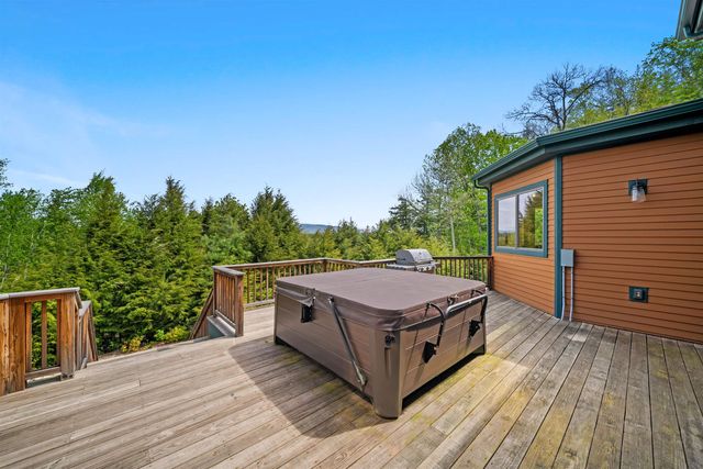 119 Moat View Drive, Albany, NH 03813