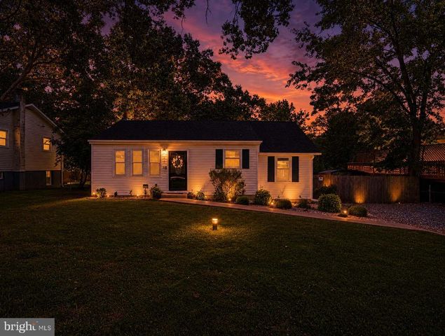 8055 MAYWOOD AVE, Pasadena, MD 21122