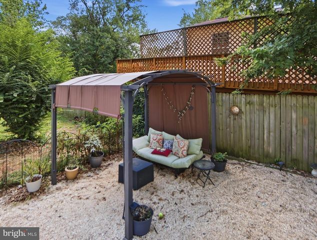 8055 MAYWOOD AVE, Pasadena, MD 21122