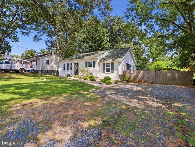 8055 MAYWOOD AVE, Pasadena, MD 21122