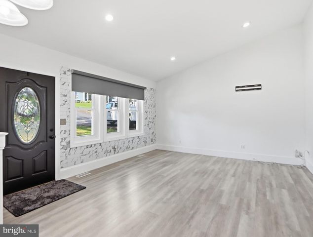 8055 MAYWOOD AVE, Pasadena, MD 21122