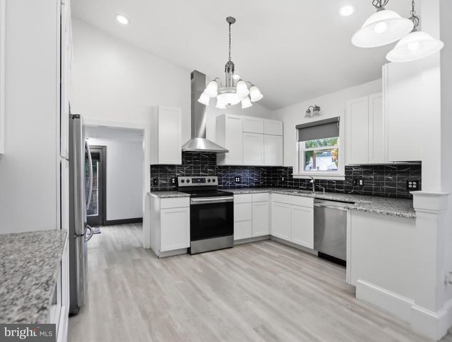 8055 MAYWOOD AVE, Pasadena, MD 21122