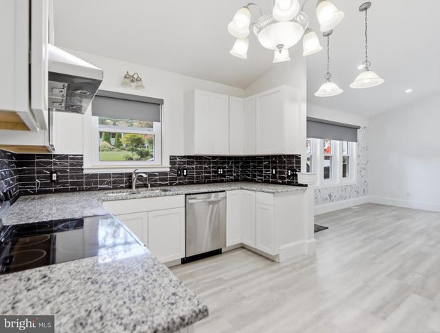 8055 MAYWOOD AVE, Pasadena, MD 21122