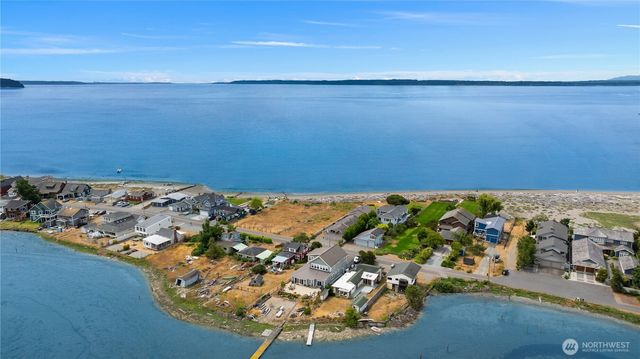 2403 Sunlight Beach Road, Clinton, WA 98236