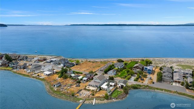 2403 Sunlight Beach Road, Clinton, WA 98236