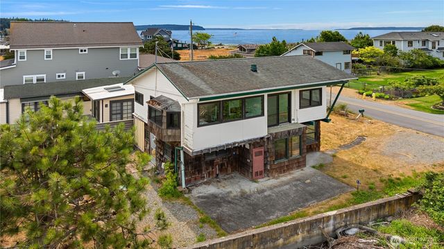 2403 Sunlight Beach Road, Clinton, WA 98236