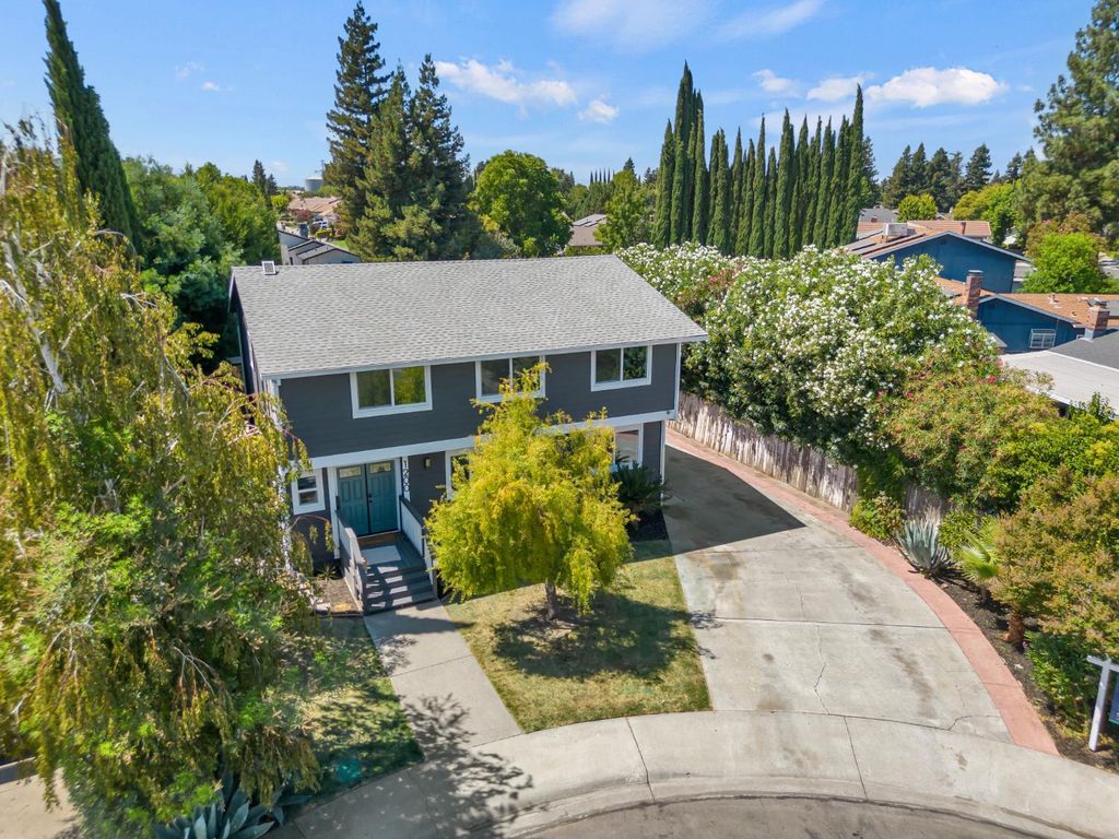 1200 Evergreen Ct, Woodland, CA 95695