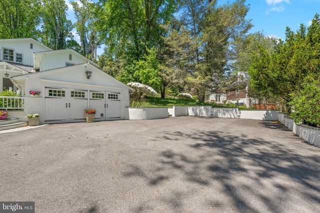 15 PAPER MILL RD, Newtown Square, PA 19073