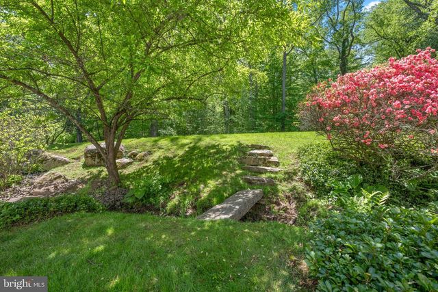 15 PAPER MILL RD, Newtown Square, PA 19073