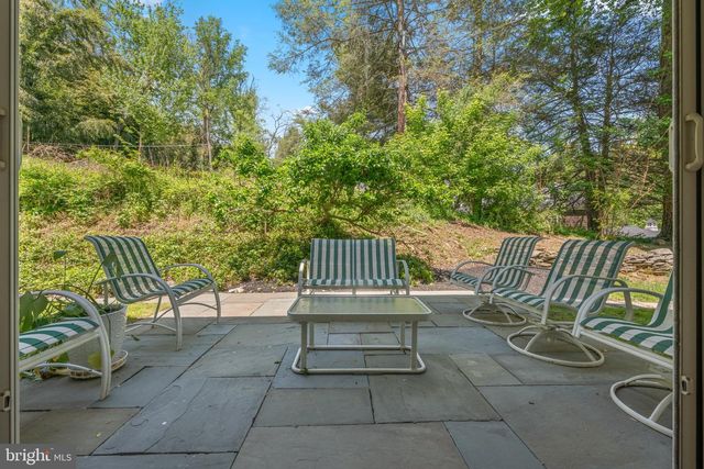 15 PAPER MILL RD, Newtown Square, PA 19073