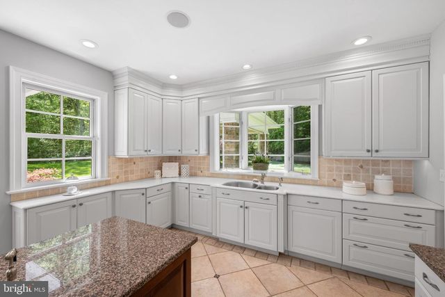 15 PAPER MILL RD, Newtown Square, PA 19073