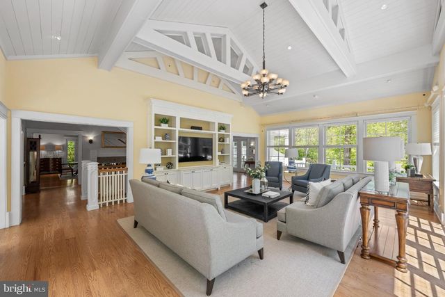 15 PAPER MILL RD, Newtown Square, PA 19073