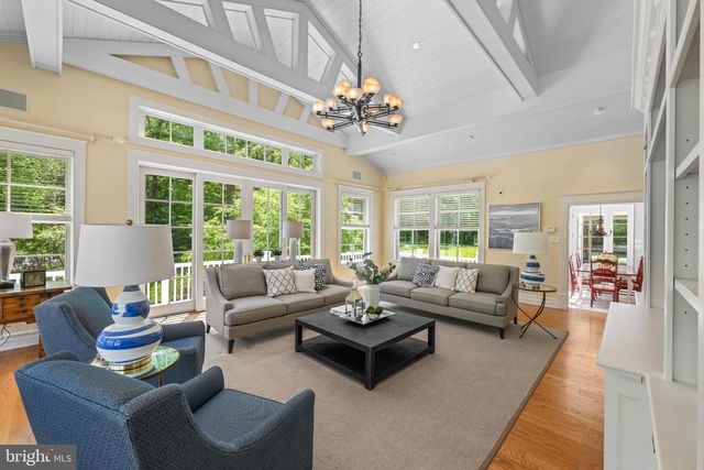 15 PAPER MILL RD, Newtown Square, PA 19073