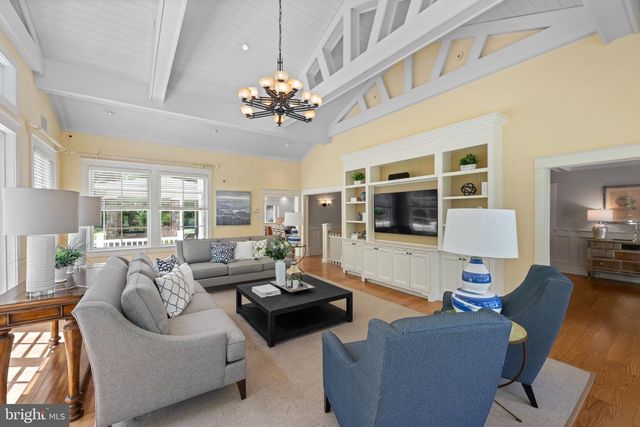 15 PAPER MILL RD, Newtown Square, PA 19073