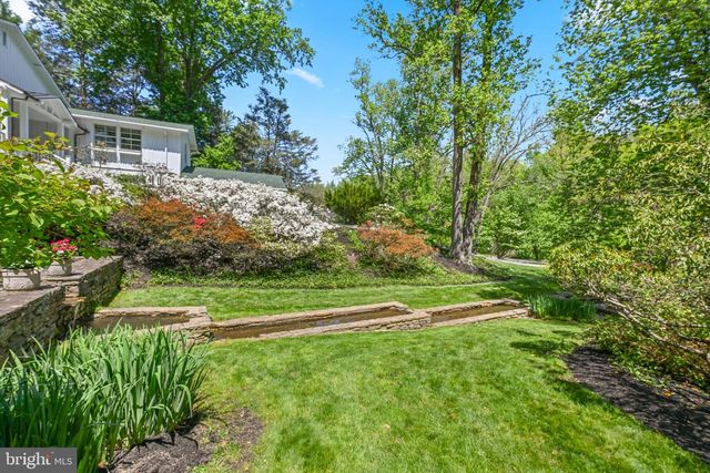15 PAPER MILL RD, Newtown Square, PA 19073