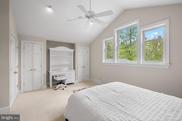 15 PAPER MILL RD, Newtown Square, PA 19073