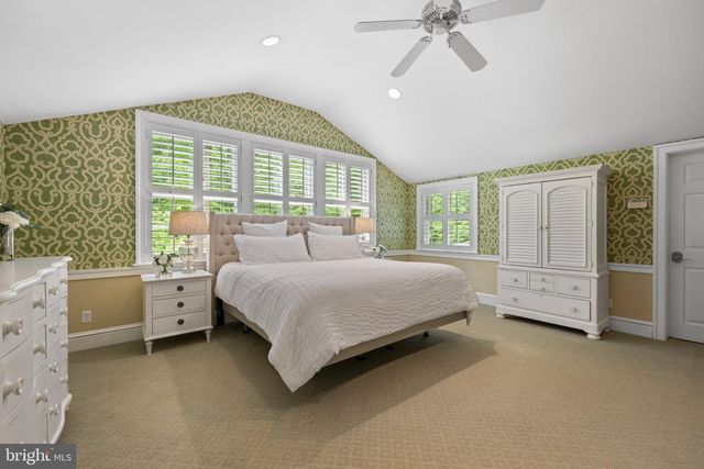 15 PAPER MILL RD, Newtown Square, PA 19073