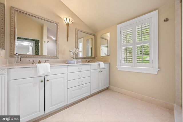 15 PAPER MILL RD, Newtown Square, PA 19073