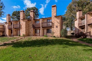 2521 Crosstimbers Street B4, Huntsville, TX 77320