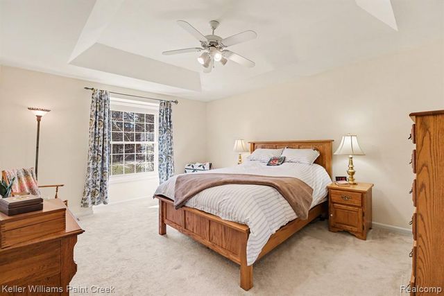 1239 Cottonwood Street, Lake Orion, MI 48360