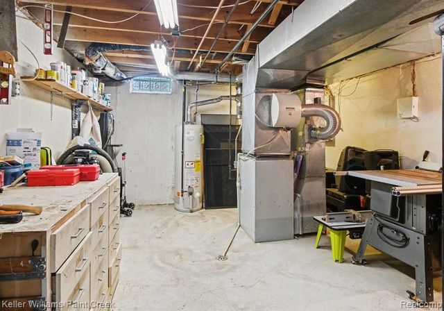 1239 Cottonwood Street, Lake Orion, MI 48360