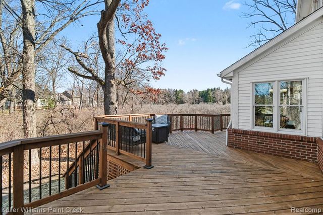 1239 Cottonwood Street, Lake Orion, MI 48360