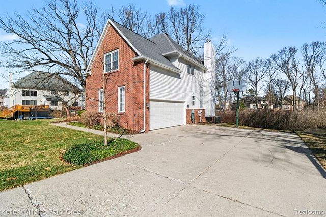 1239 Cottonwood Street, Lake Orion, MI 48360