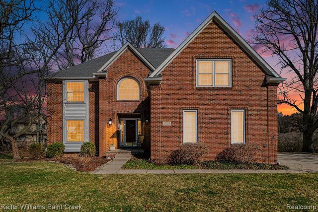 1239 Cottonwood Street, Lake Orion, MI 48360