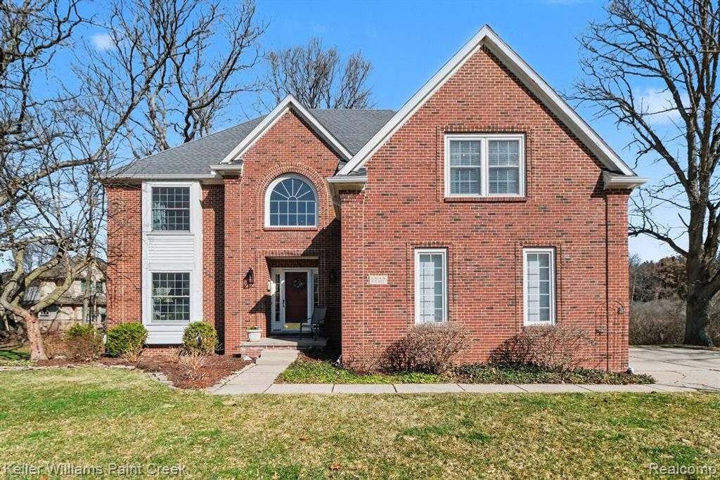1239 Cottonwood Street, Lake Orion, MI 48360