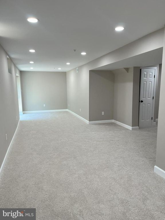 1015 CONSIDERATION LN, Hyattsville, MD 20785