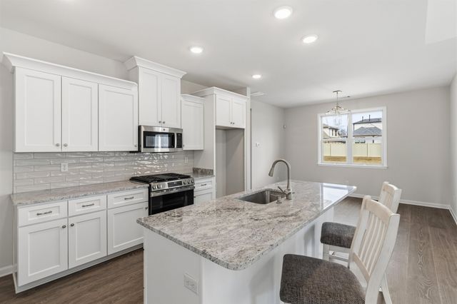 50 SUGALINA VALLEY DR, Oakland, TN 38060