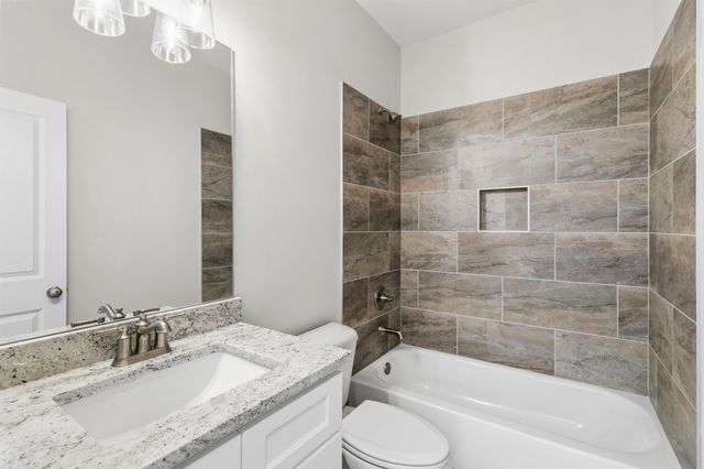 50 SUGALINA VALLEY DR, Oakland, TN 38060