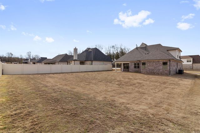 50 SUGALINA VALLEY DR, Oakland, TN 38060