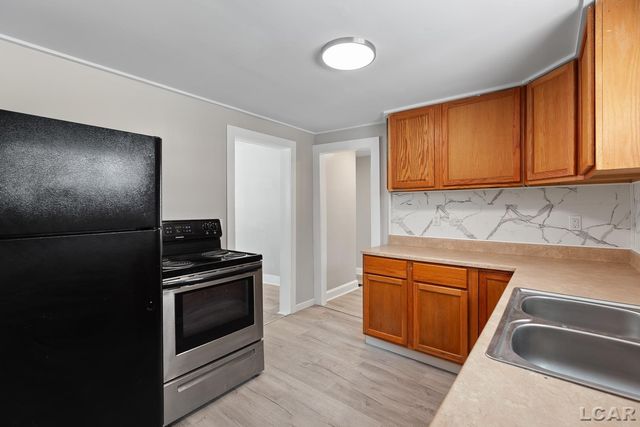 822 Elm Street, Adrian, MI 49221