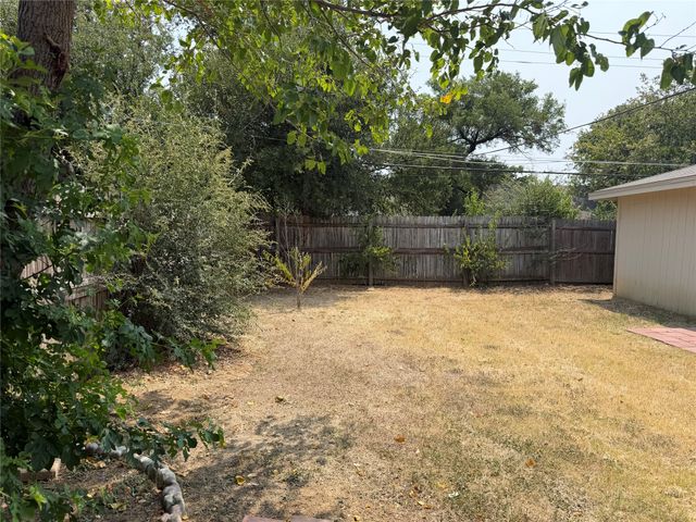 2507 Normont Circle, Fort Worth, TX 76103