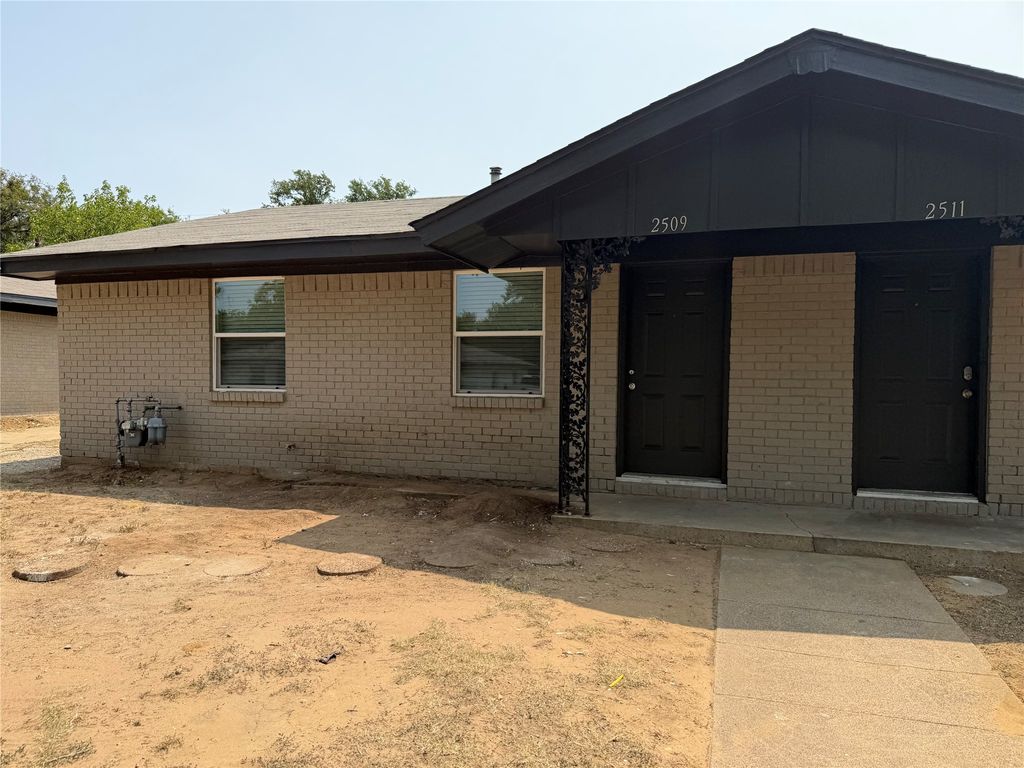 2507 Normont Circle, Fort Worth, TX 76103