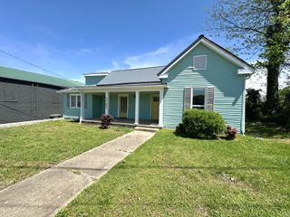 1102 Batts Blvd Apt B, Springfield, TN 37172