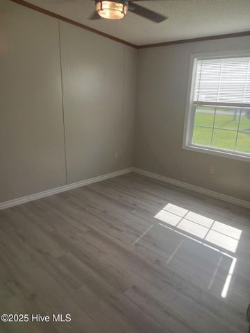 686 Casey Road, Kinston, NC 28504