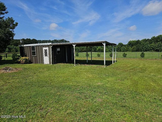 686 Casey Road, Kinston, NC 28504