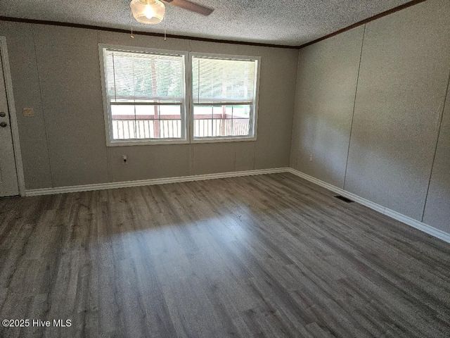 686 Casey Road, Kinston, NC 28504