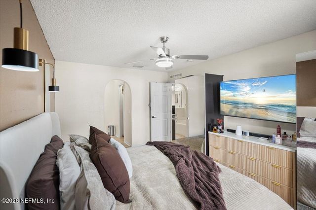 10310 WOODLEY POINT Road, Jacksonville, FL 32218