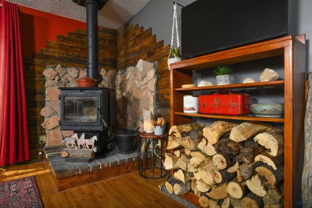 27927 CASCADE SPRINGS RD, Hot Springs, SD 57747