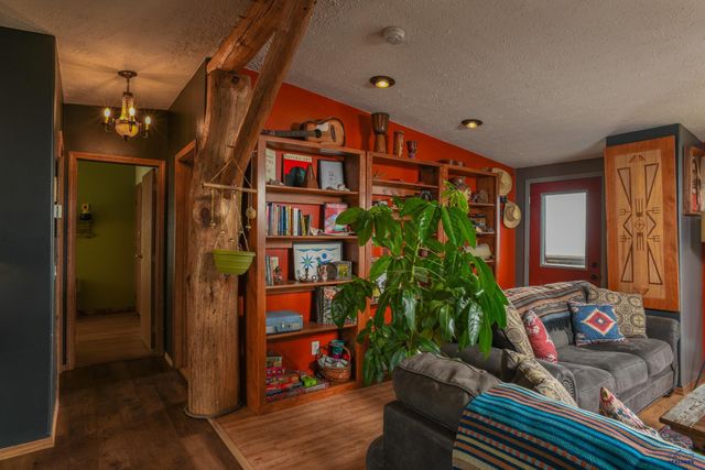 27927 CASCADE SPRINGS RD, Hot Springs, SD 57747