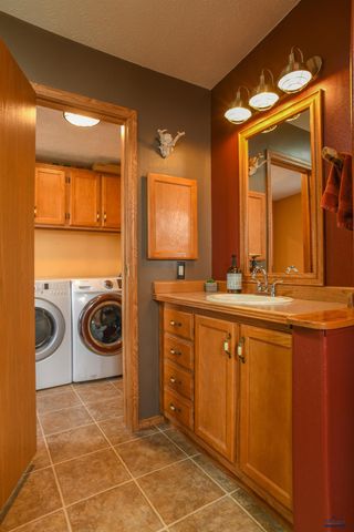 27927 CASCADE SPRINGS RD, Hot Springs, SD 57747