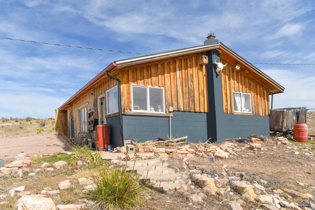 27927 CASCADE SPRINGS RD, Hot Springs, SD 57747